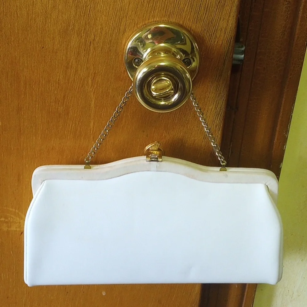 Vintage Cream Leather Clutch, Gold Hardware, Black Interior, Neutral. Leaf Clasp - Picture 2 of 4